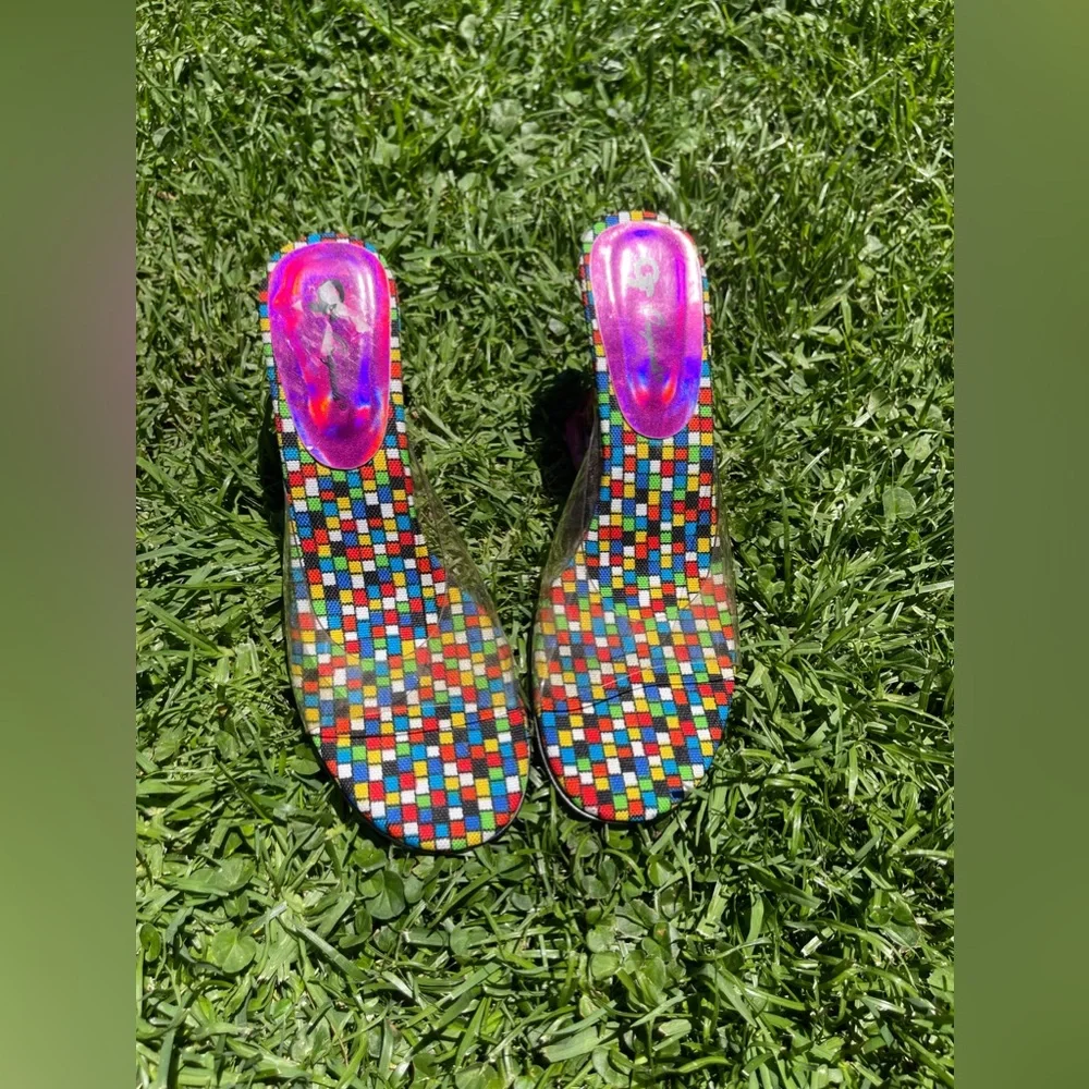 Y2K Vintage Clear Rainbow Heel with Checkerboard Footbed - Picture 3 of 13